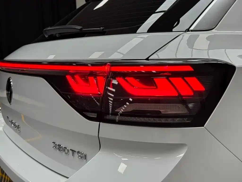 Volkswagen T-Roc — миниатюра 20