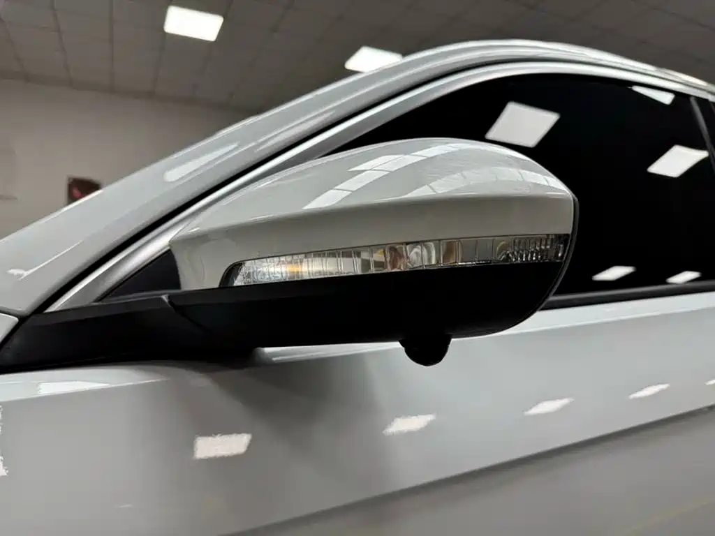 Volkswagen T-Roc — миниатюра 16