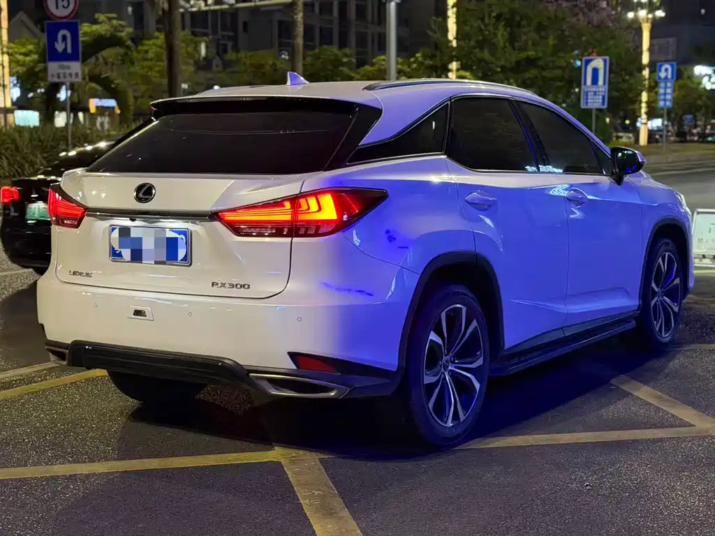Lexus RX — миниатюра 5