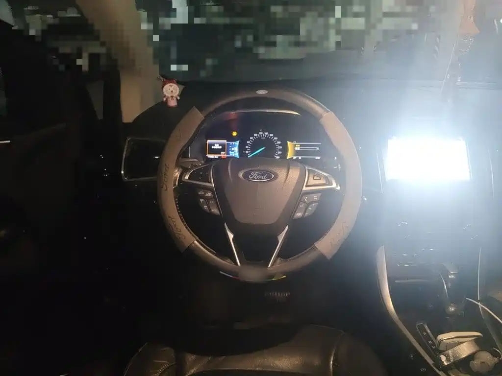 Ford Edge — миниатюра 6