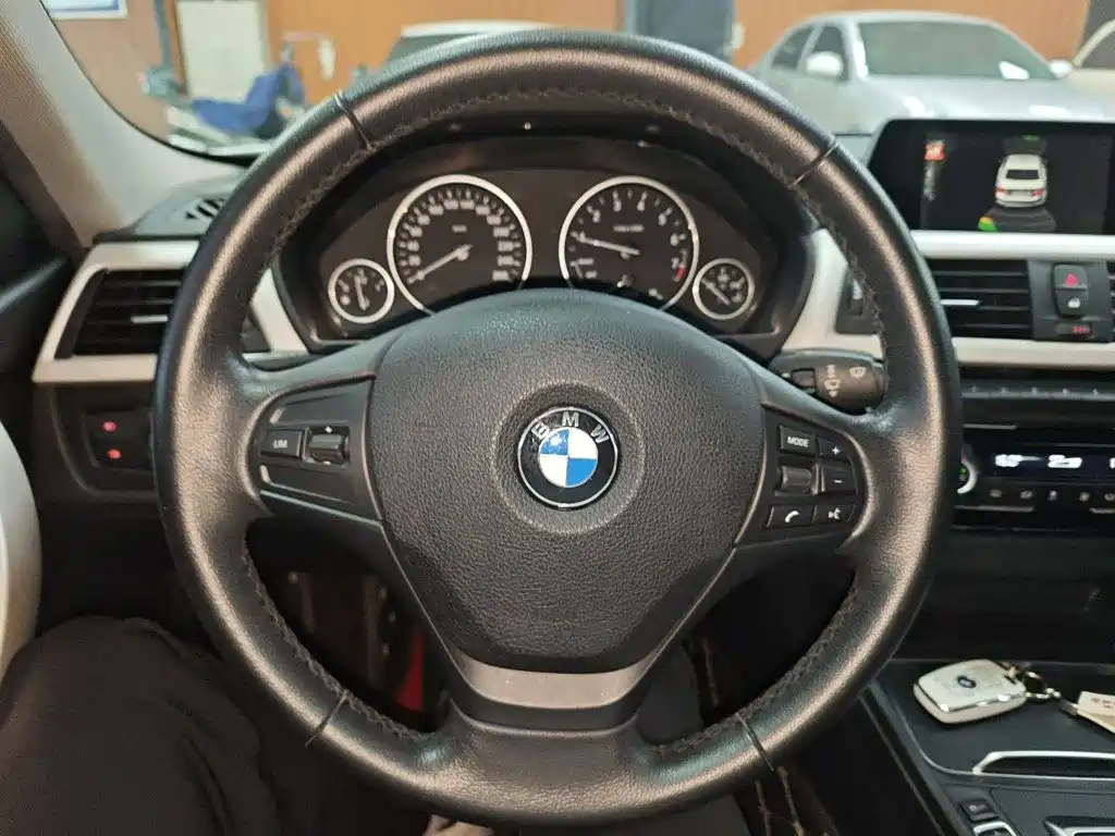 BMW 3 Series — миниатюра 11