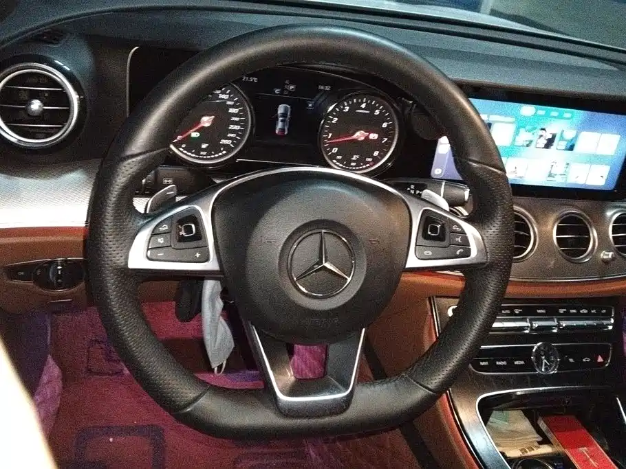 Mercedes-Benz E-Class — миниатюра 15
