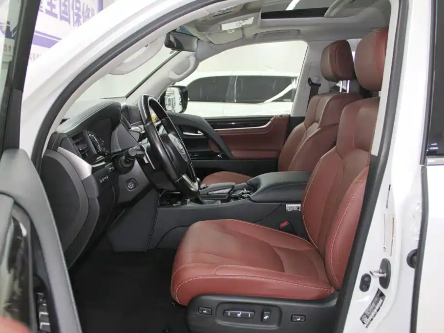 Lexus LX — миниатюра 7