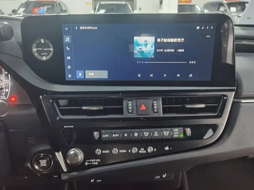 Lexus ES — миниатюра 9
