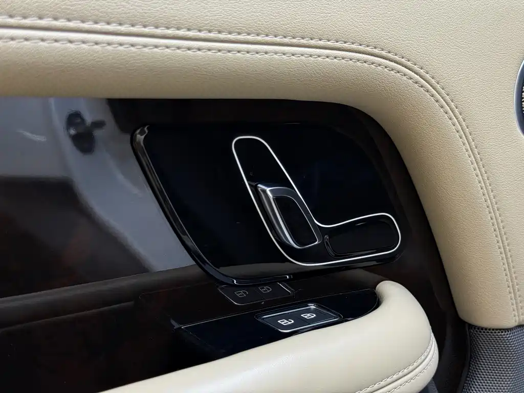 Land Rover Range Rover — миниатюра 14