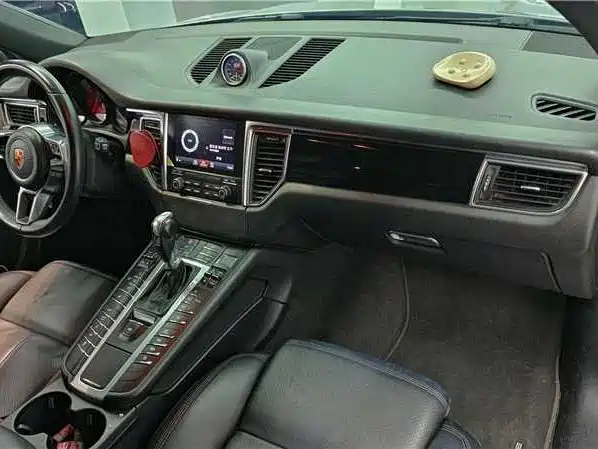 Porsche Macan — миниатюра 9