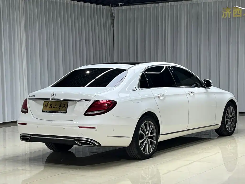 Mercedes-Benz E-Class — миниатюра 7