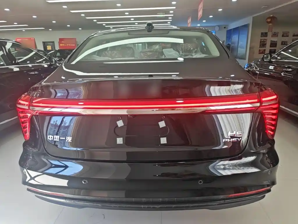 Hongqi Hongqi H5 PHEV — миниатюра 6