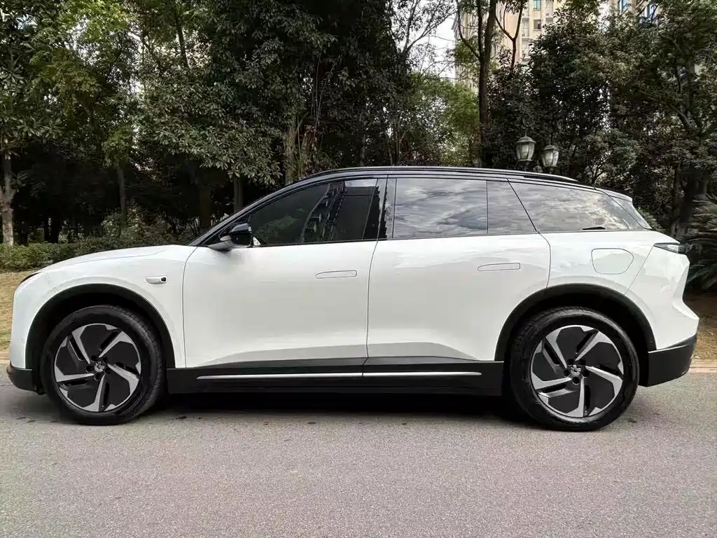 NIO ES6 — миниатюра 6