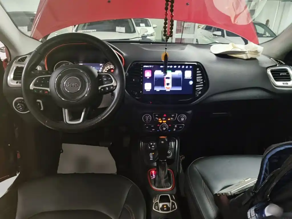 Jeep Compass — миниатюра 10