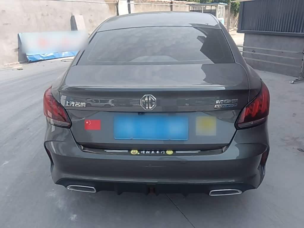 MG MG5 1.5 л 2023 г. Серебристо-серый, пробег 7800 км
