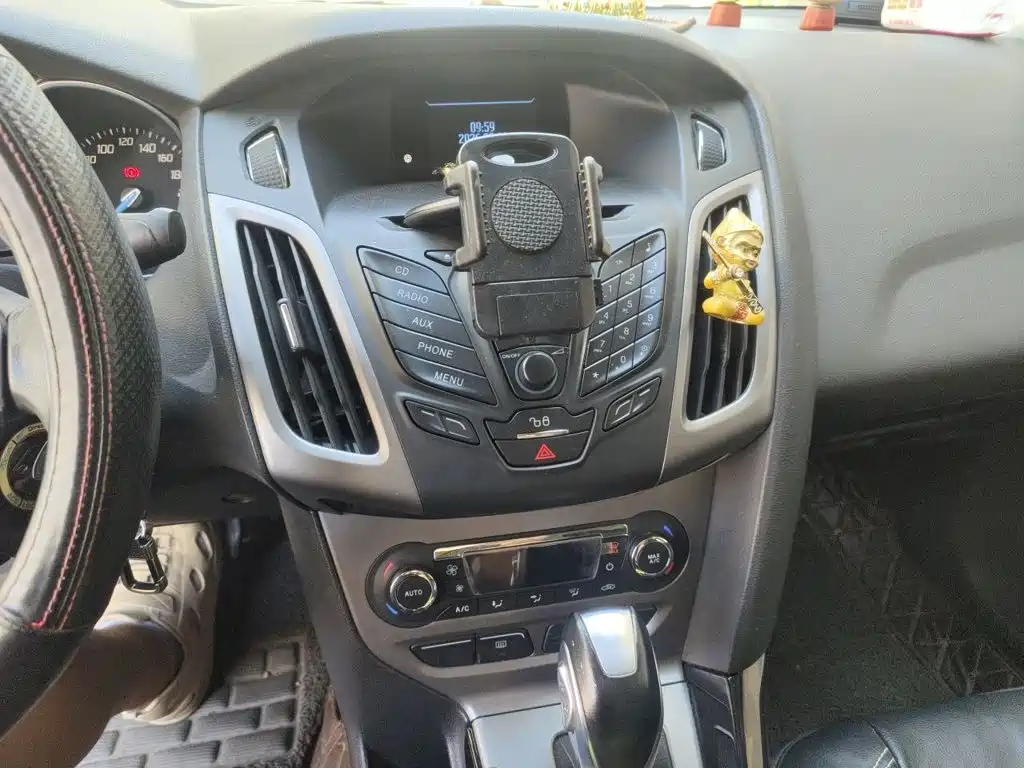 Ford Focus — миниатюра 14
