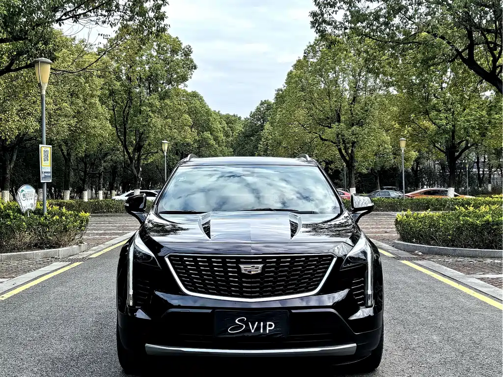 CADILLAC XT4