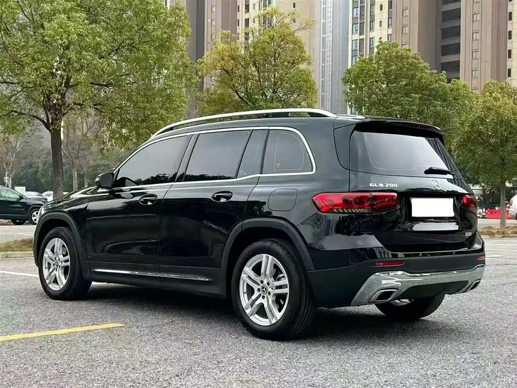 MERCEDES-BENZ GLB