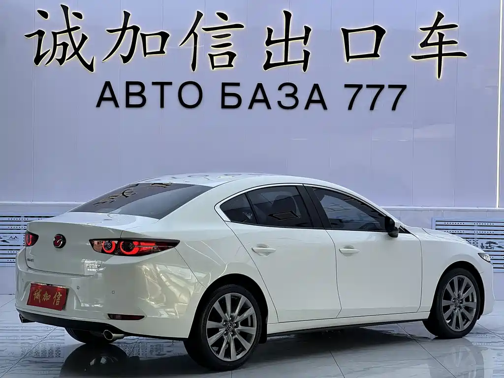 Mazda 3 Axela — миниатюра 4