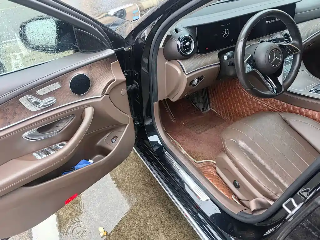 Mercedes-Benz E-Class — миниатюра 2