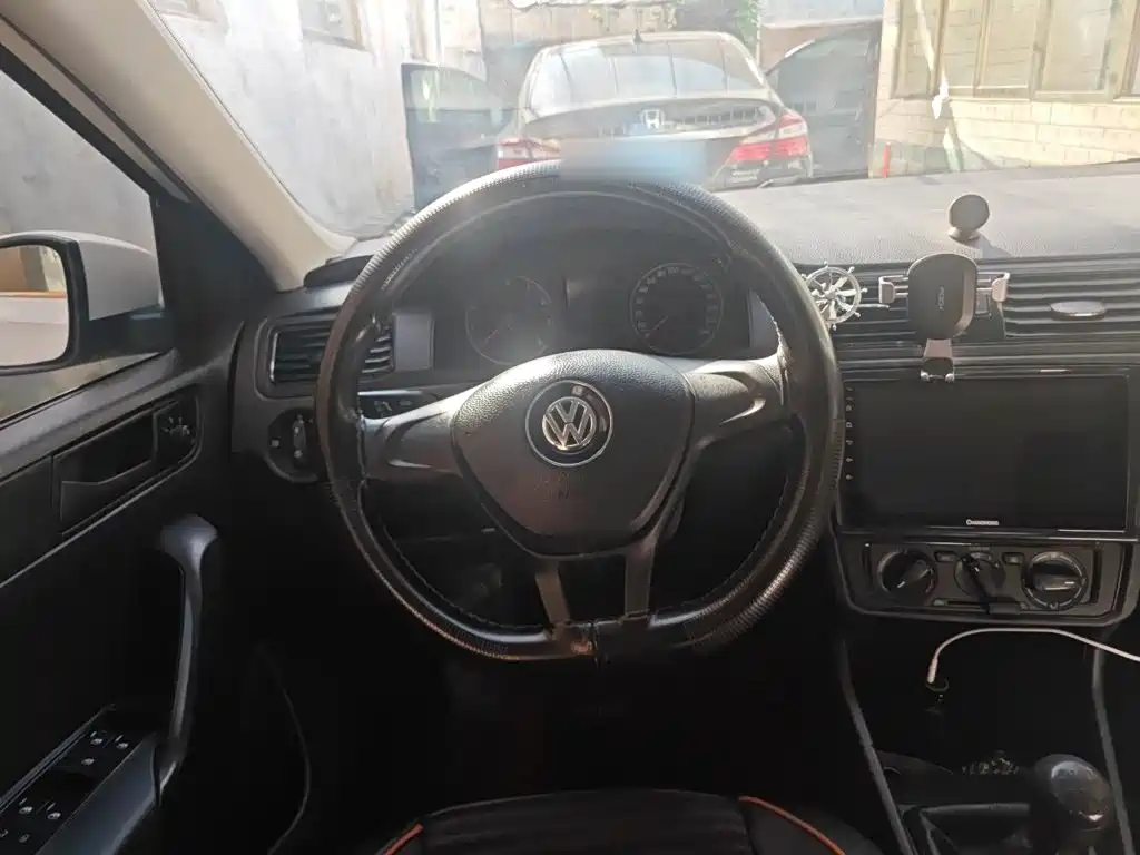 Volkswagen Santana — миниатюра 6