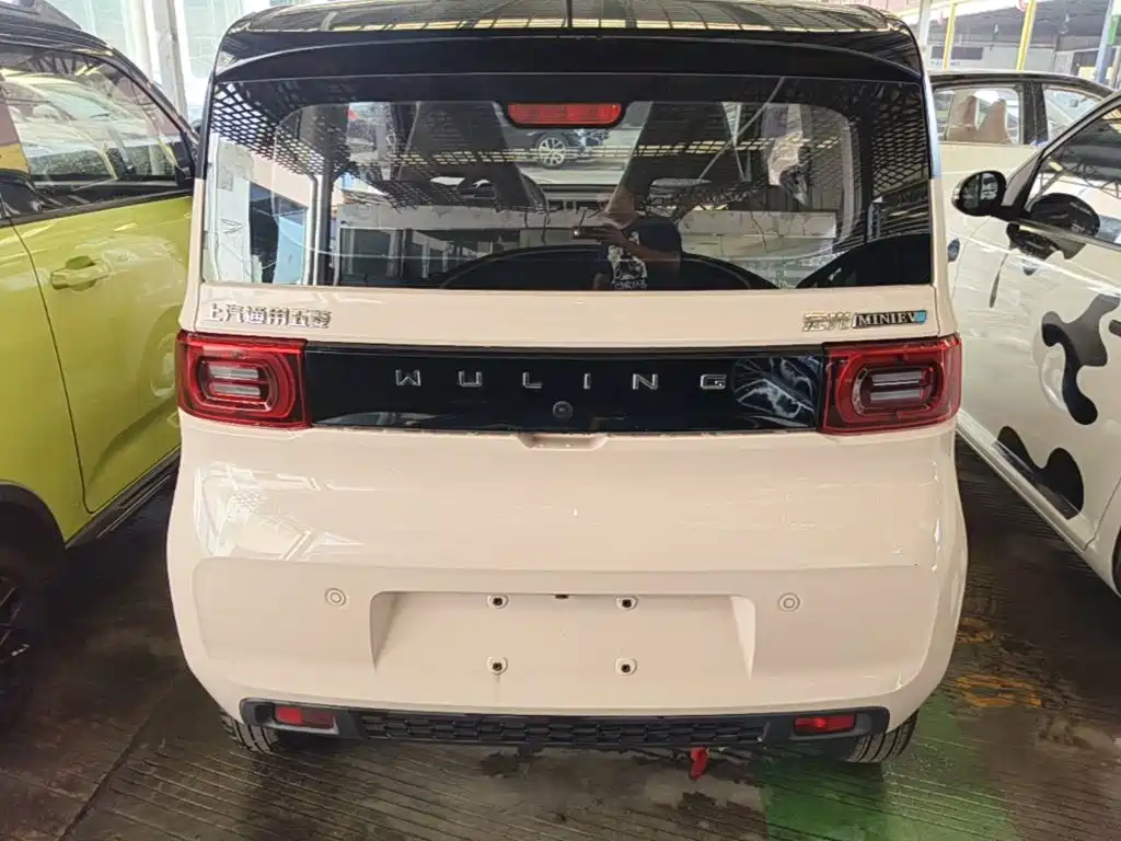 Wuling MINIEV — миниатюра 6