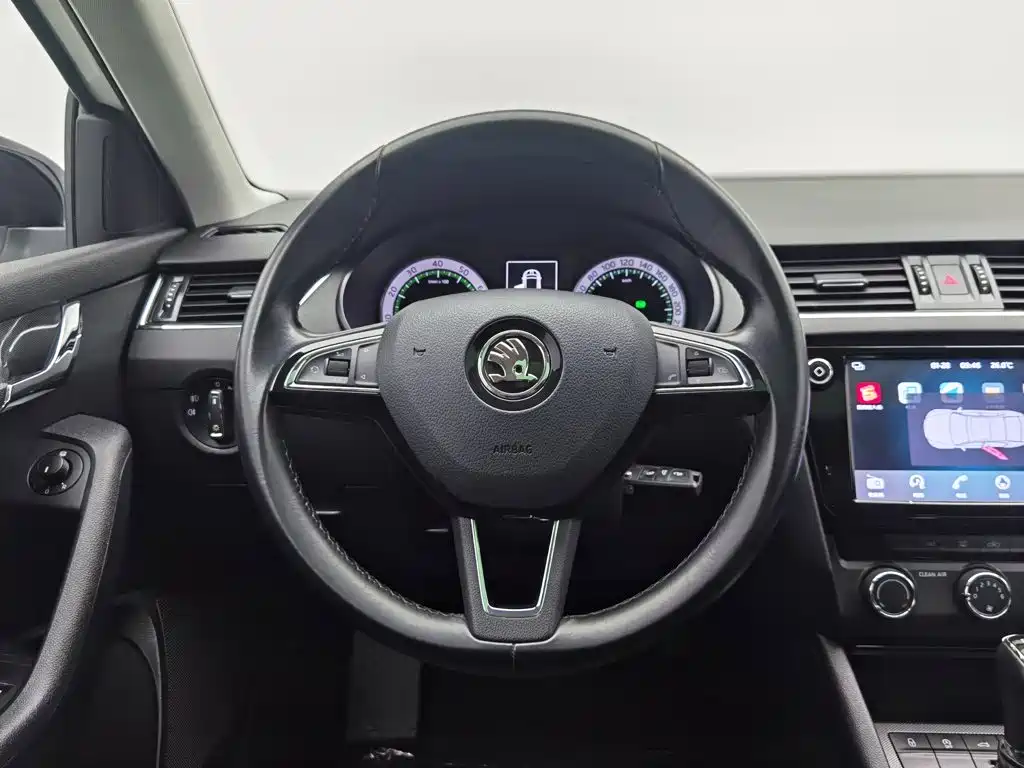 Skoda Octavia — миниатюра 11