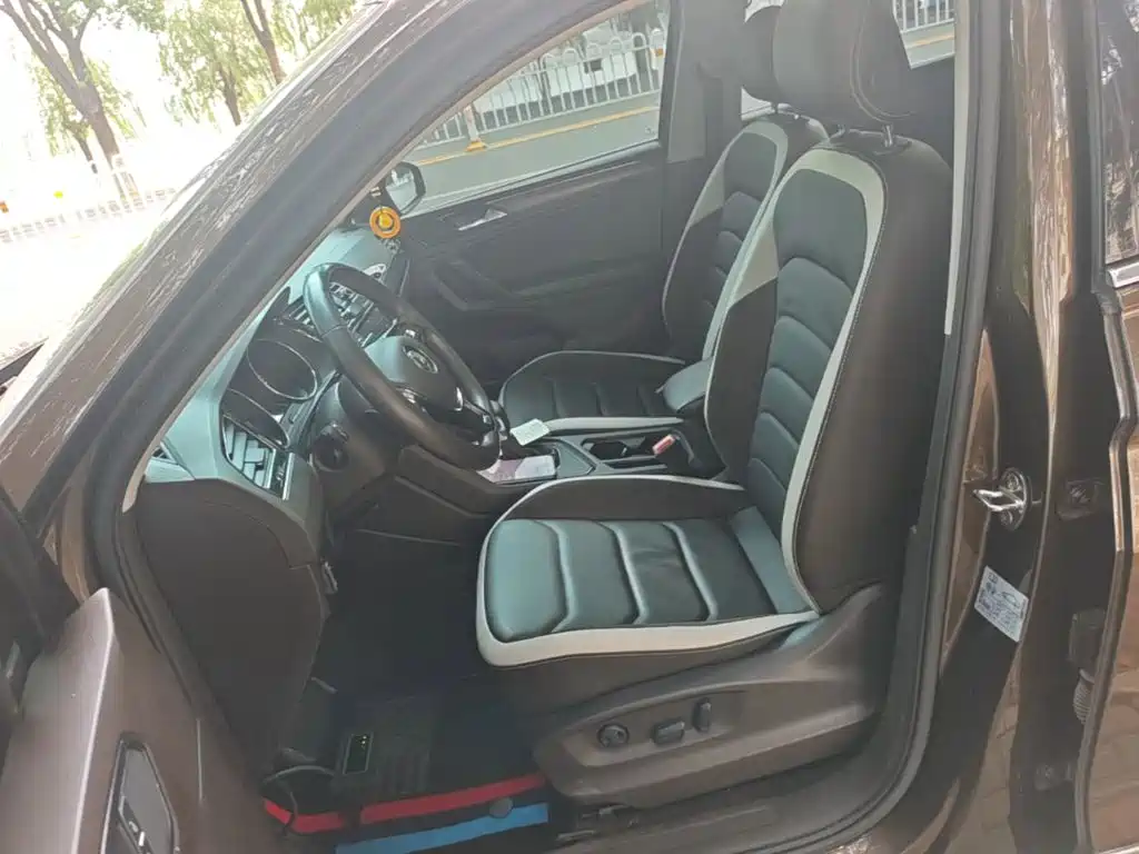 Volkswagen Tiguan L — миниатюра 15