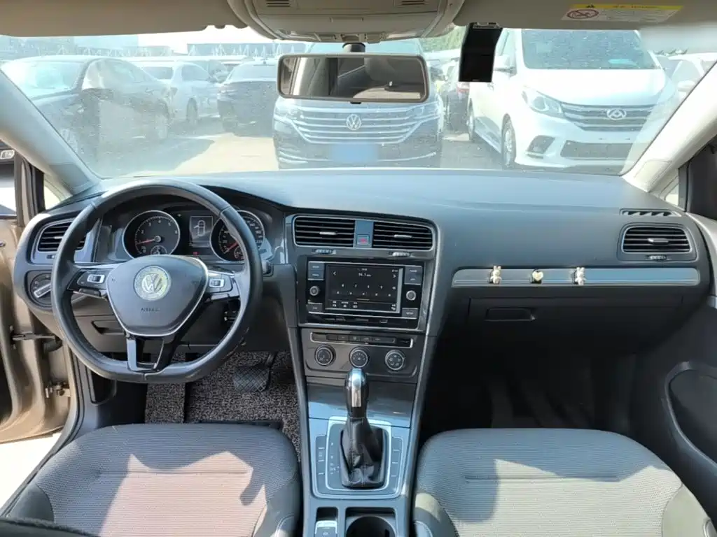 Volkswagen Golf — миниатюра 10