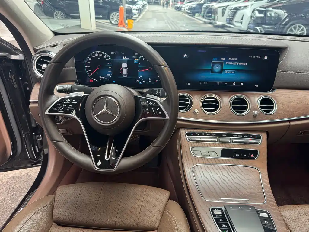 MERCEDES-BENZ E CLASS