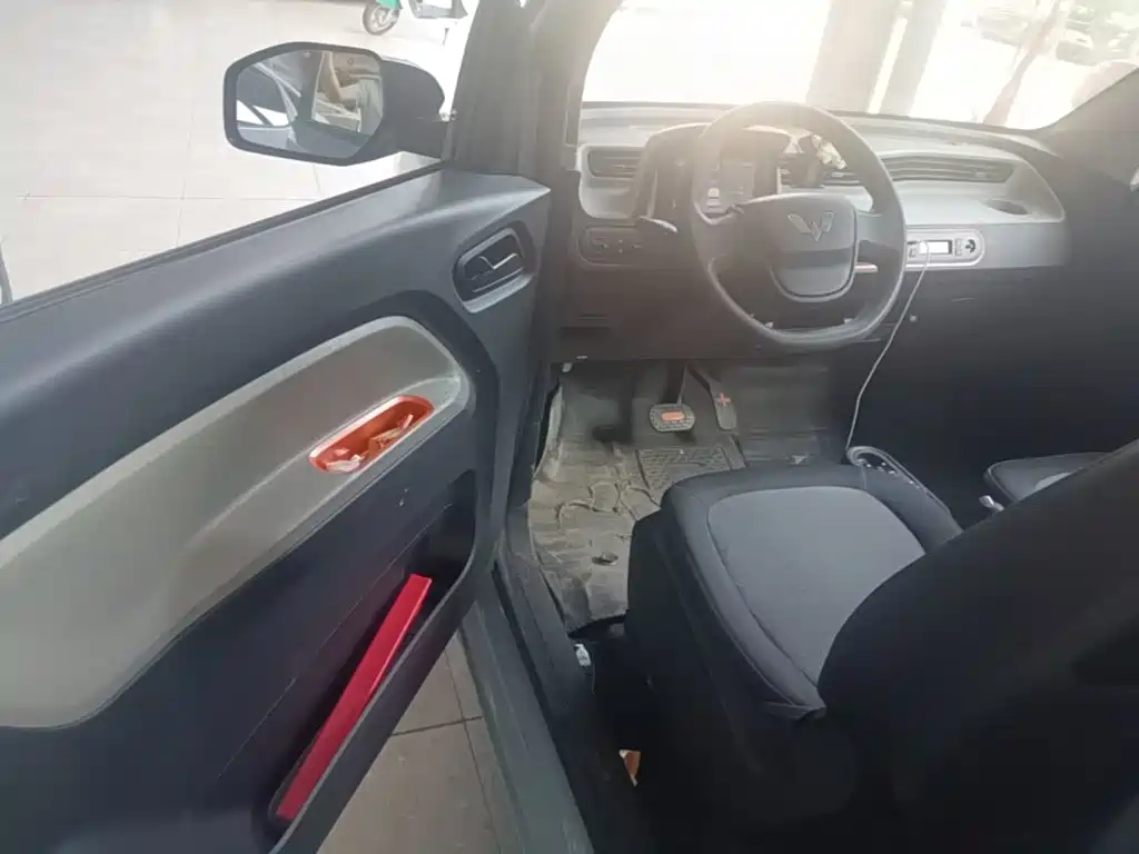 Wuling MINIEV — миниатюра 16