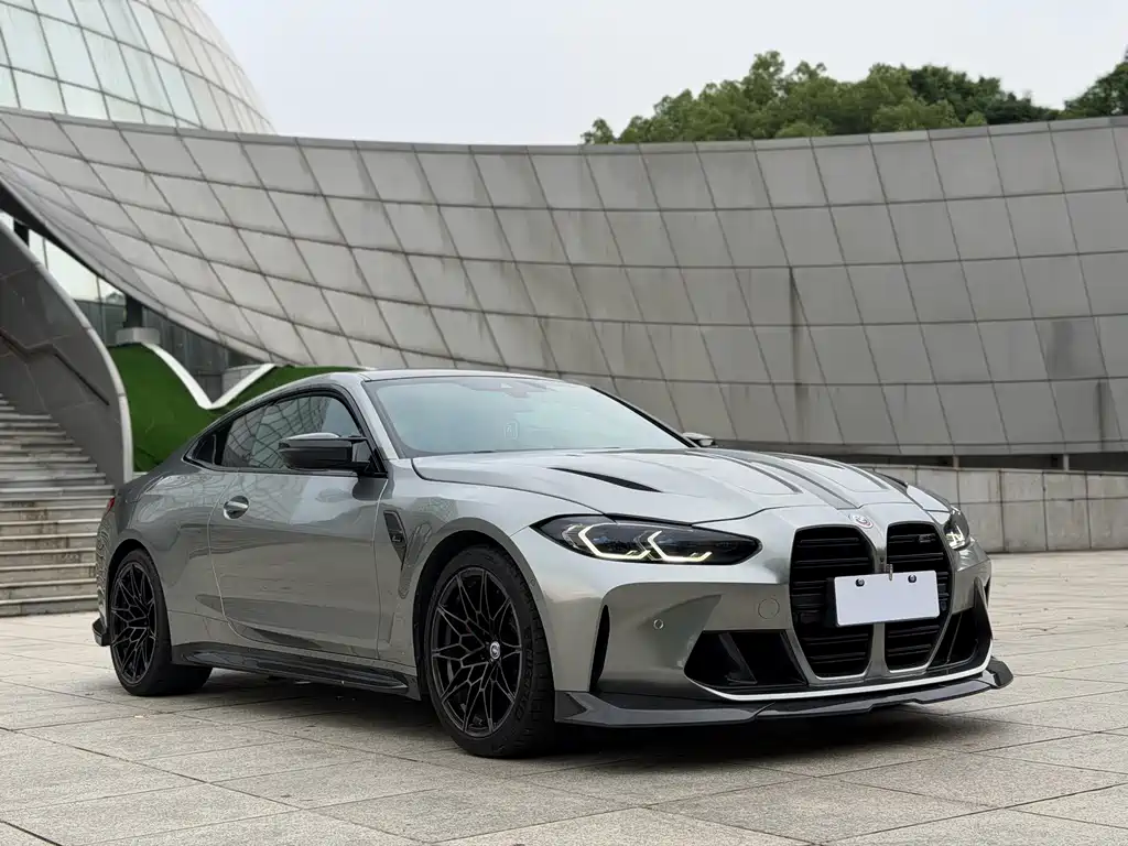 BMW M4 2023 M4