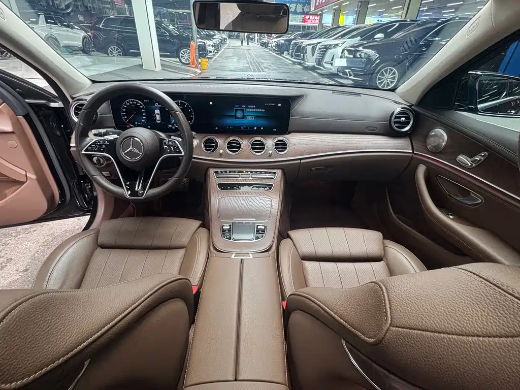 MERCEDES-BENZ E CLASS