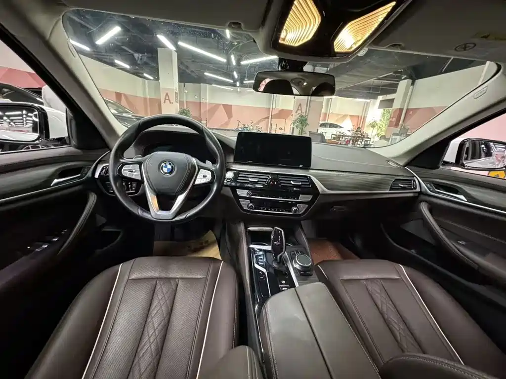 BMW 5 Series — миниатюра 5