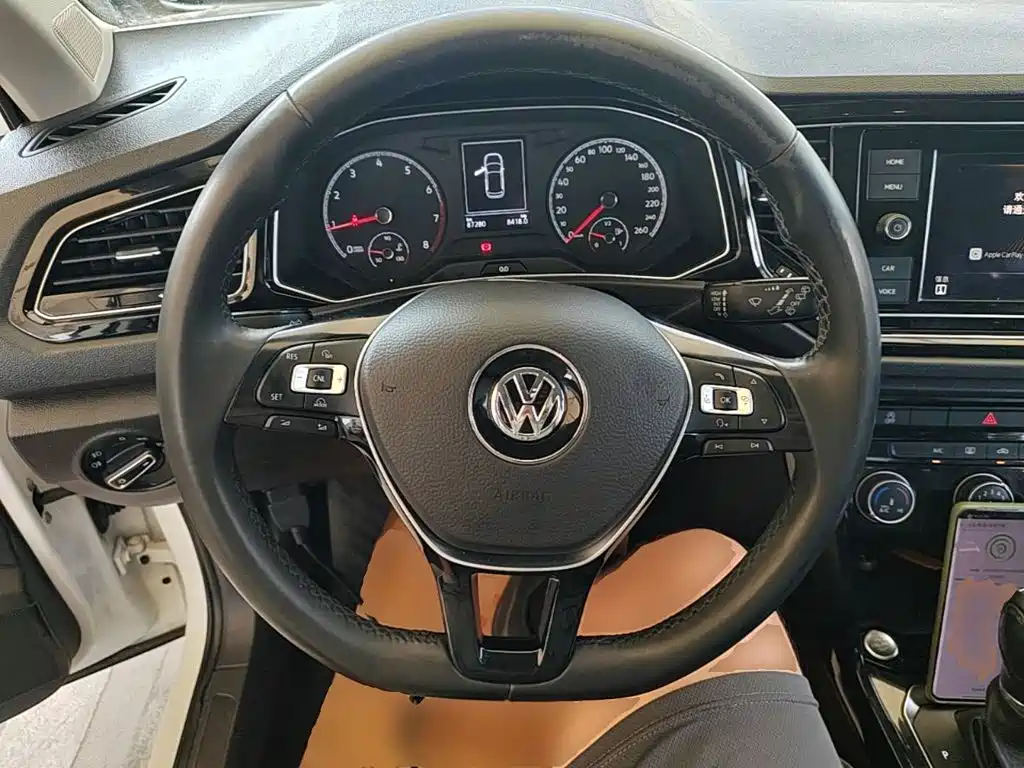 Volkswagen T-Roc — миниатюра 11