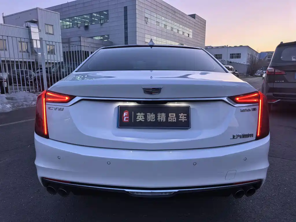 CADILLAC CT6