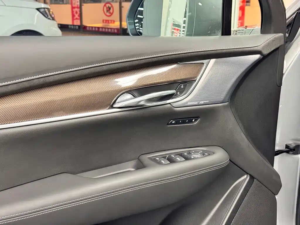 Cadillac XT6 — миниатюра 11