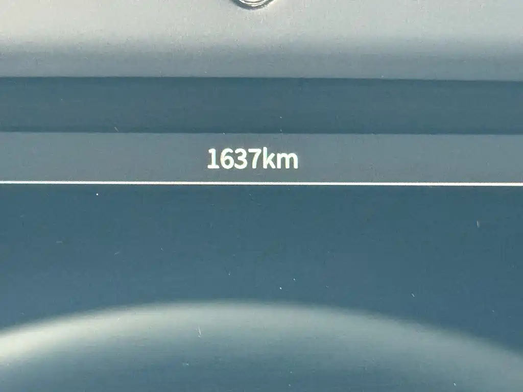 Aston Martin DB12 — миниатюра 20