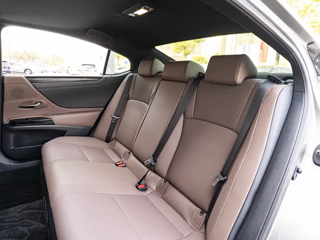 Lexus ES — миниатюра 12