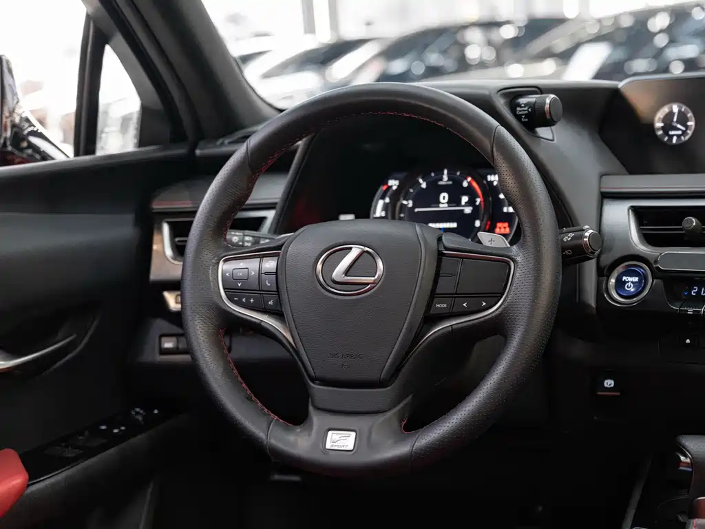 Lexus UX — миниатюра 13