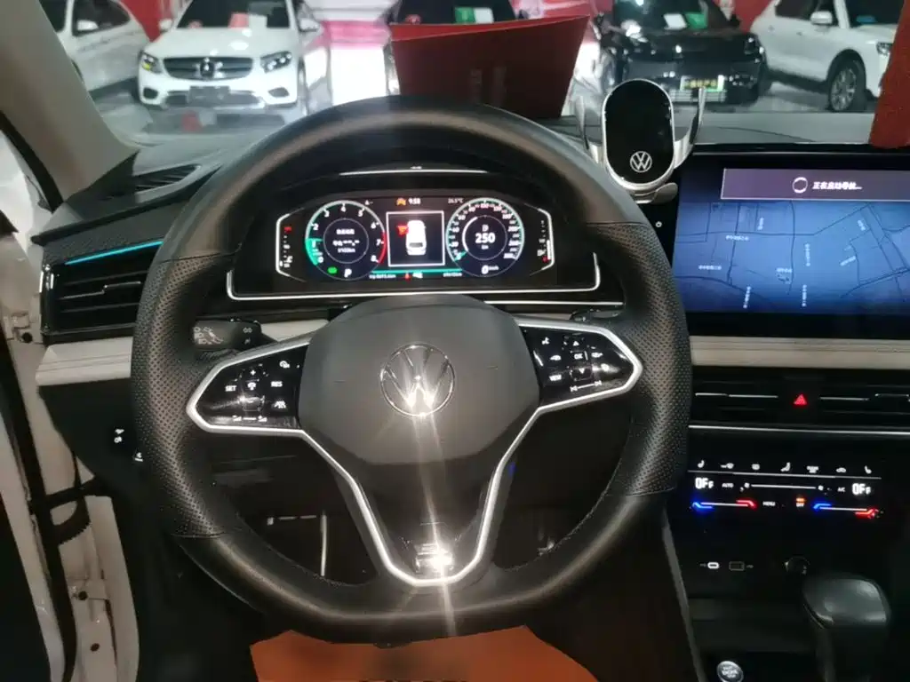 Volkswagen Tiguan L — миниатюра 11