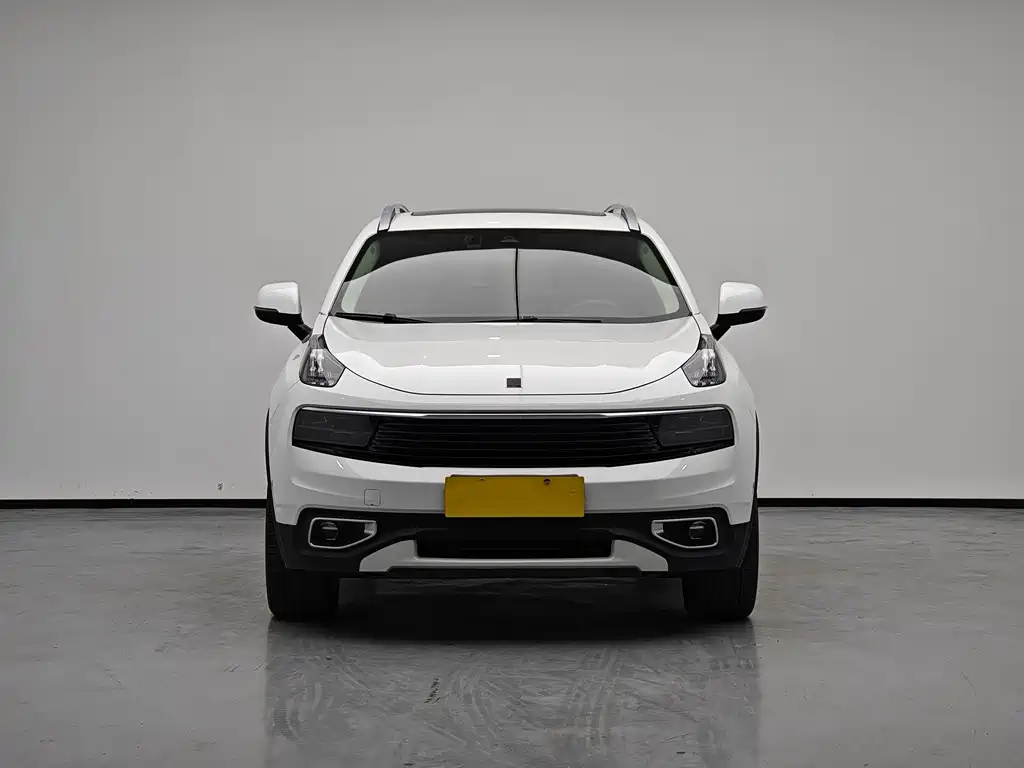 Lynk & Co 01 2017 2.0T Pro