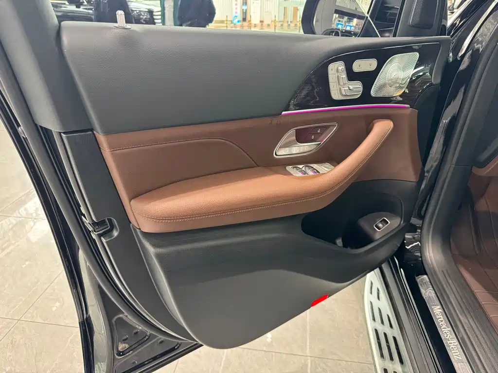 Mercedes-Benz GLE (Import) — миниатюра 7