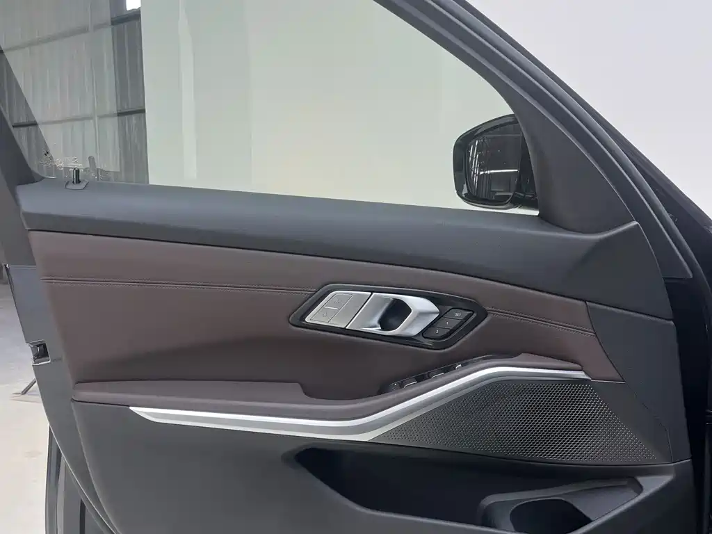 BMW 3 Series — миниатюра 13