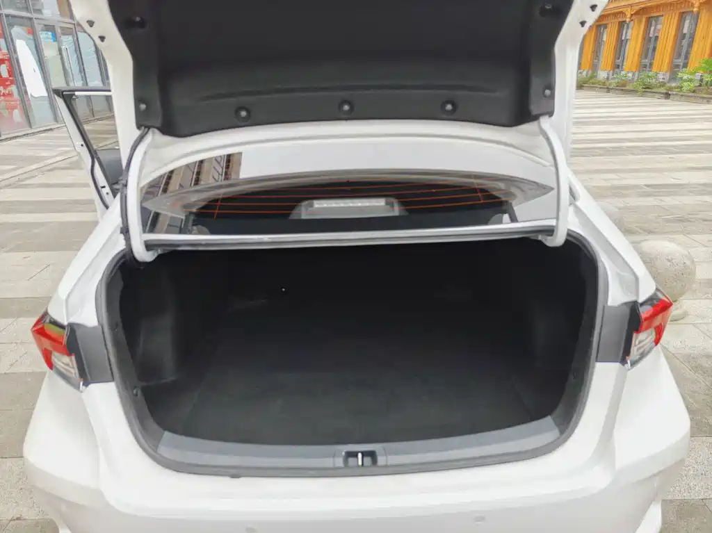 Toyota Corolla — миниатюра 9