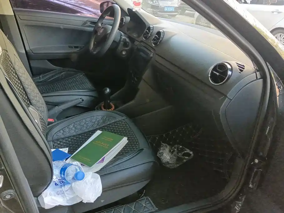 Volkswagen Jetta — миниатюра 8