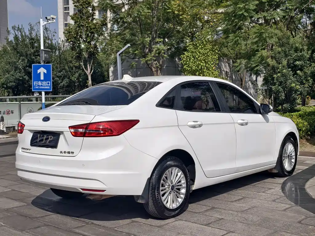 Ford Escort — миниатюра 20