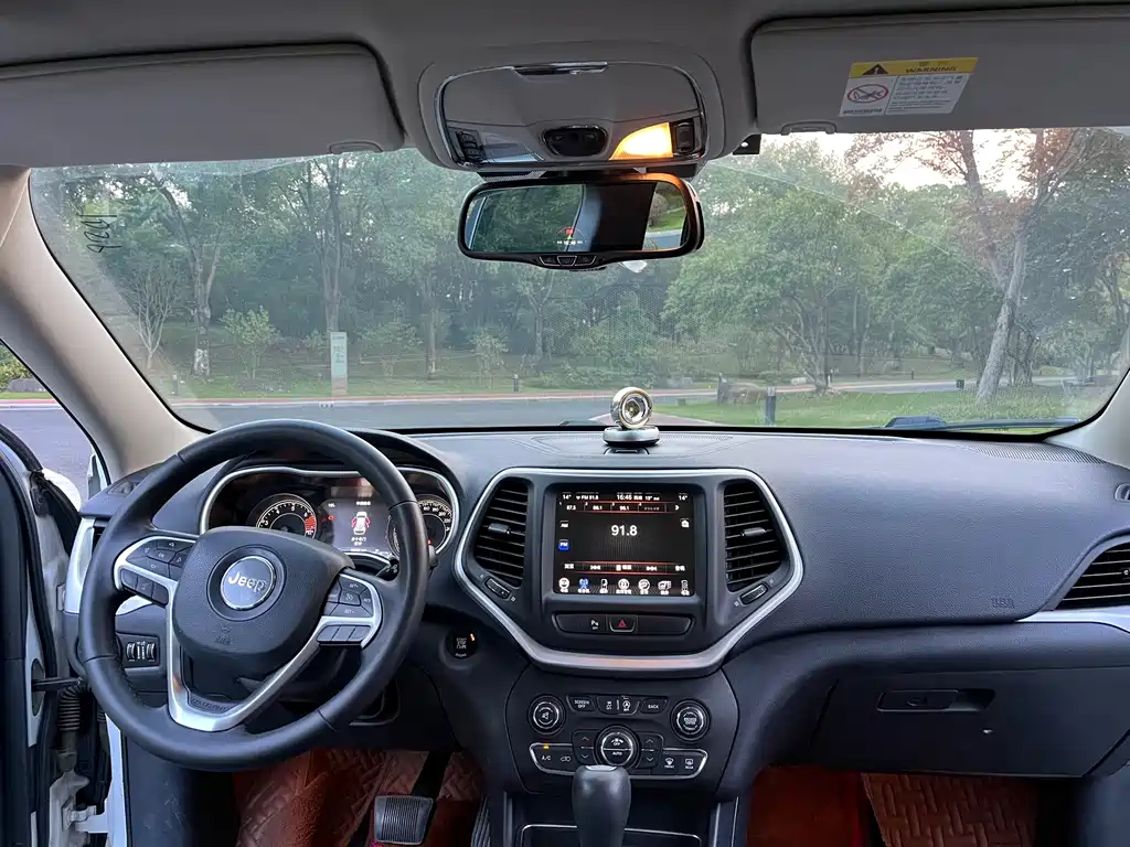 Jeep Cherokee — миниатюра 14