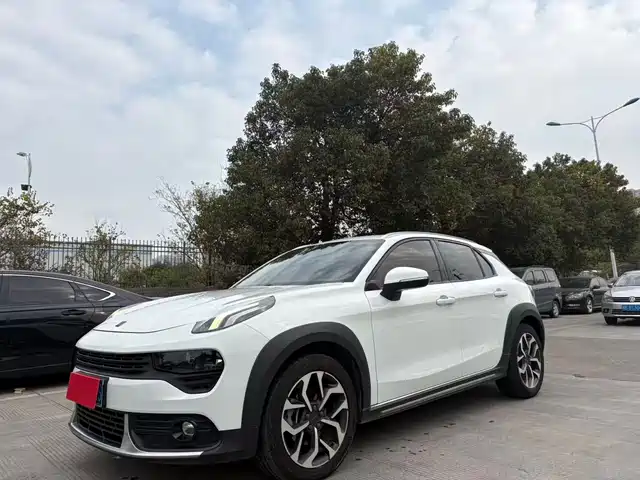 2018 Lynk & Co 02