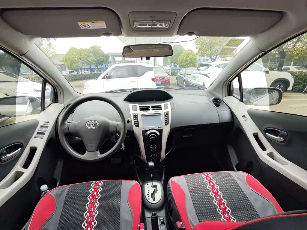 Toyota Yaris — миниатюра 11