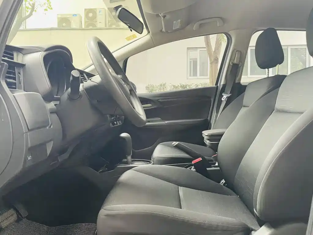 Honda Fit — миниатюра 9