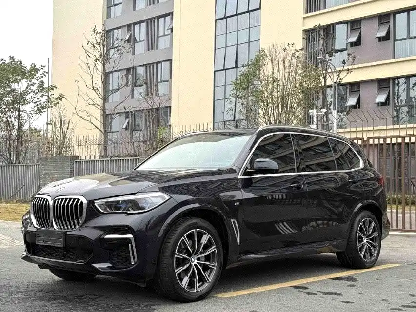 宝马X5 2022款 改款 xDrive 30Li 尊享型M运动套装 2023