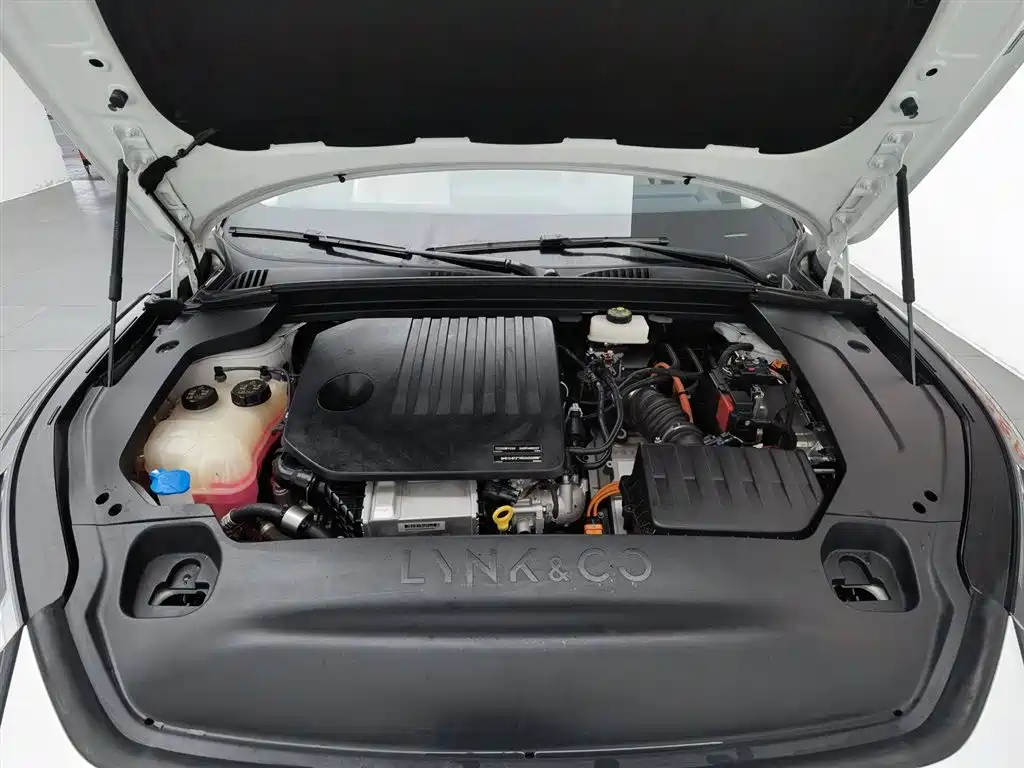 Lynk & Co 07 EM-P 2024 EM-P 126 Halo