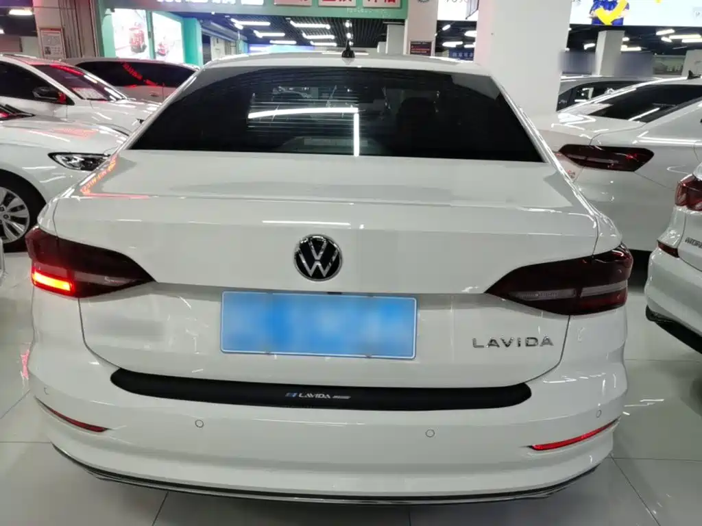 Volkswagen Lavida — миниатюра 6